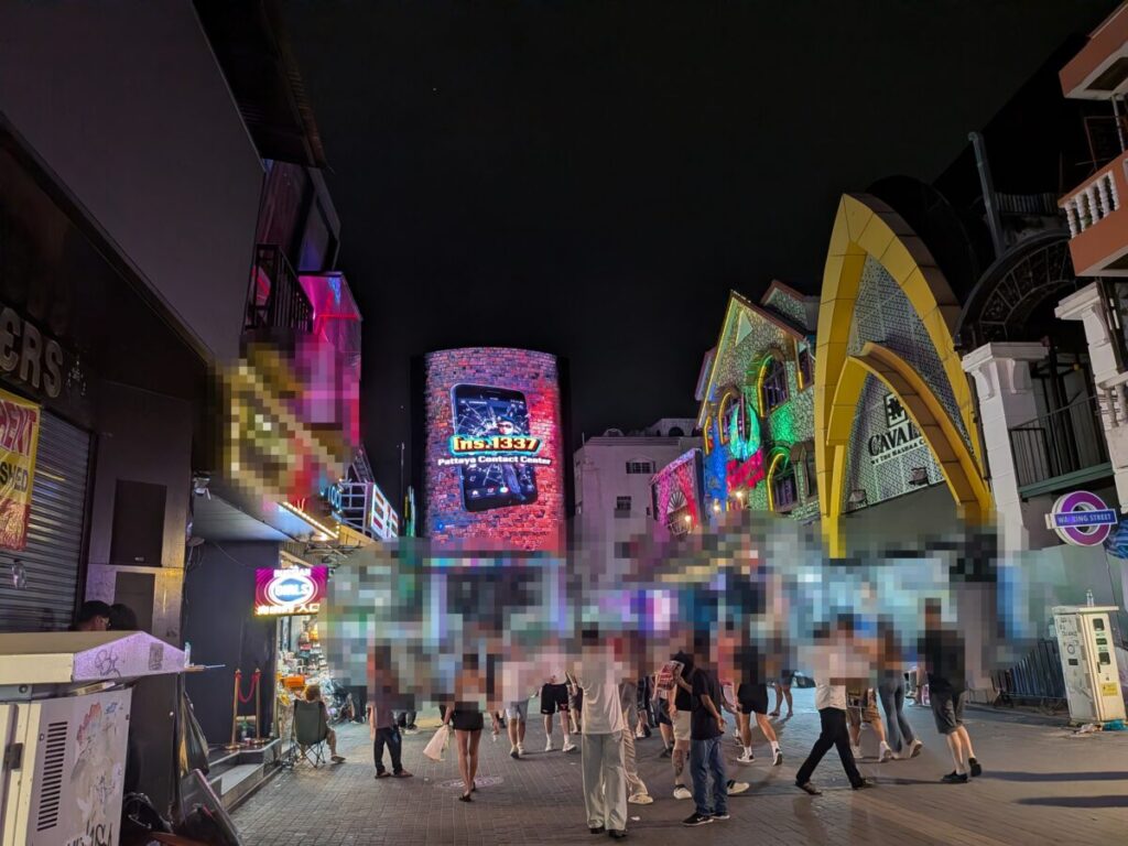 Hostess inviting tourist for expensive drink scam