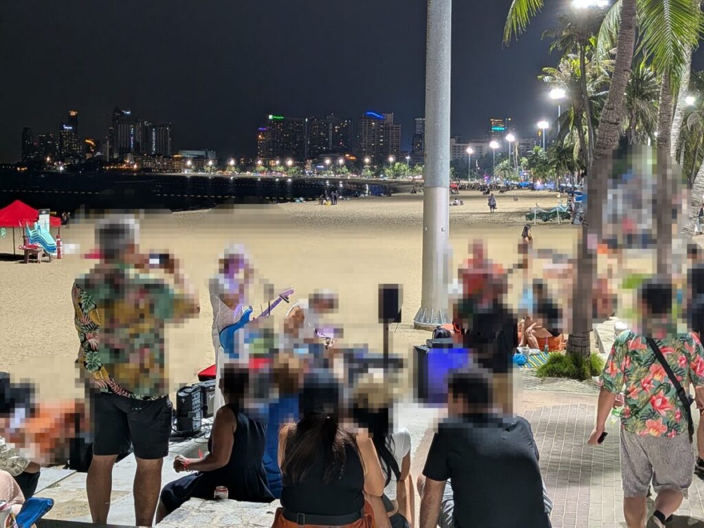 Camera and smartphone photo etiquette in Pattaya nightlife