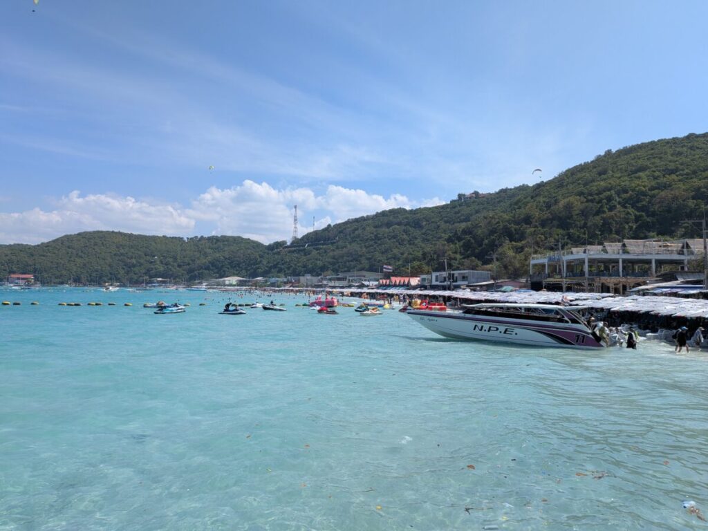 Speedboat arriving at Tawaen Beach on Koh Larn near Pattaya