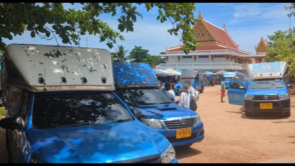 Songthaew waiting area near Na Baan Pier on Koh Larn
