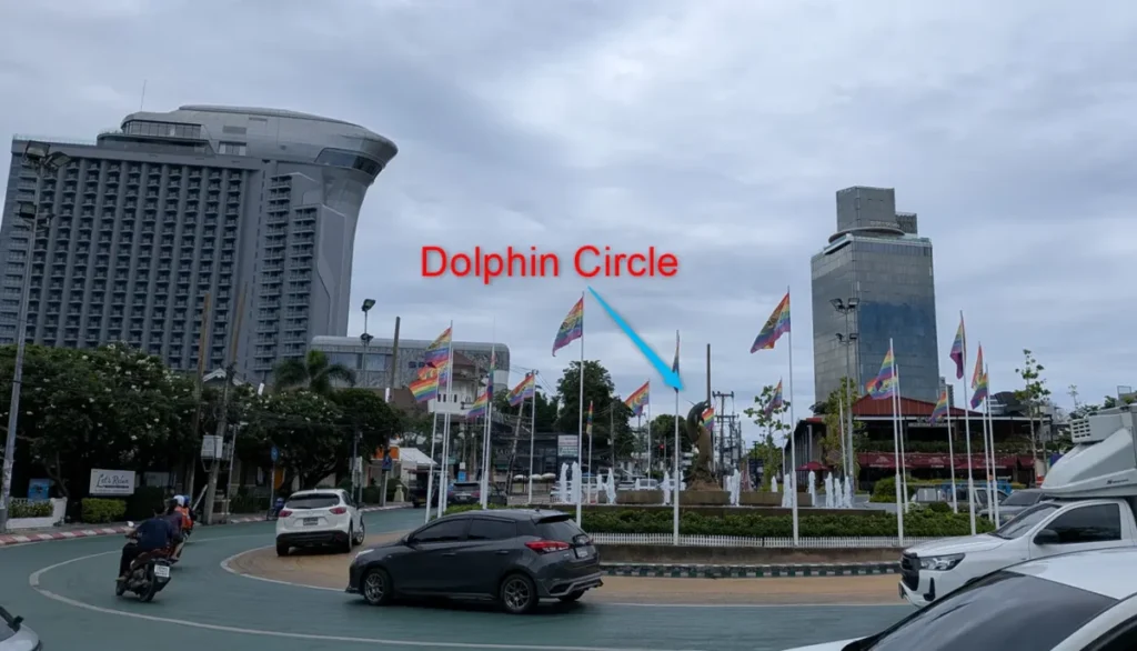 The famous Dolphin Roundabout in North Pattaya with clear roads and Terminal 21 nearby.