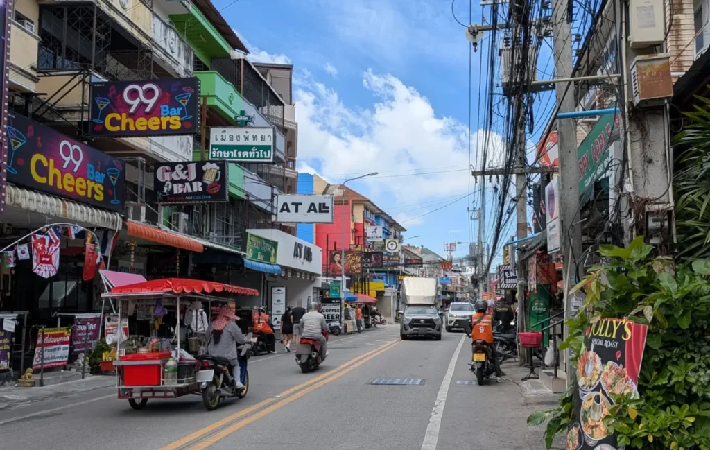 Soi Buakhao nightlife area in Pattaya with bars, restaurants, and busy local traffic.