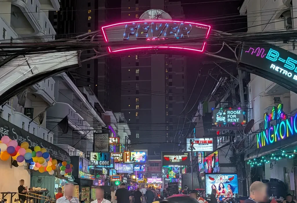 FEVER and surrounding neon signs in LK Metro Pattaya during a vibrant nightlife scene