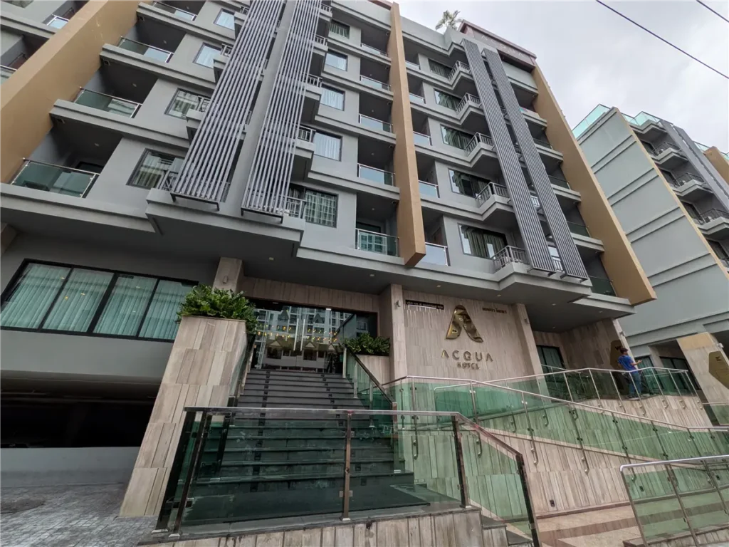 Acqua Hotel Pattaya entrance