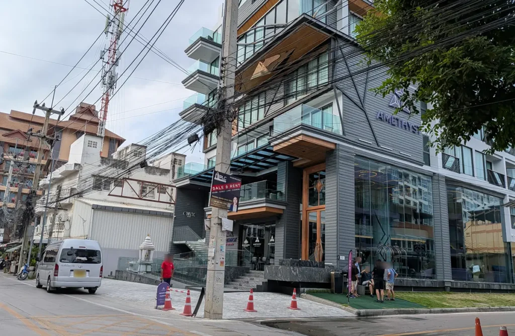 Amethyst Hotel Pattaya exterior on Soi Buakhao 15