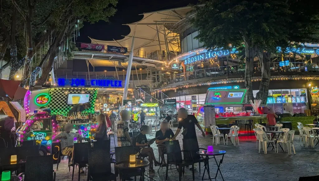 Nighttime view of the Second Road side access point of the Pattaya Avenue Walkthrough route.